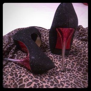 9” black glitter pump with multi color heel.